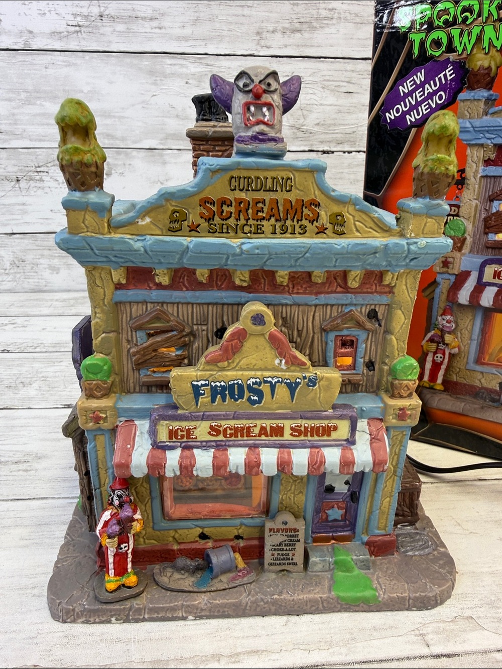 Lemax Spooky Town Frosty’s Ice scream Shop  read description 2012